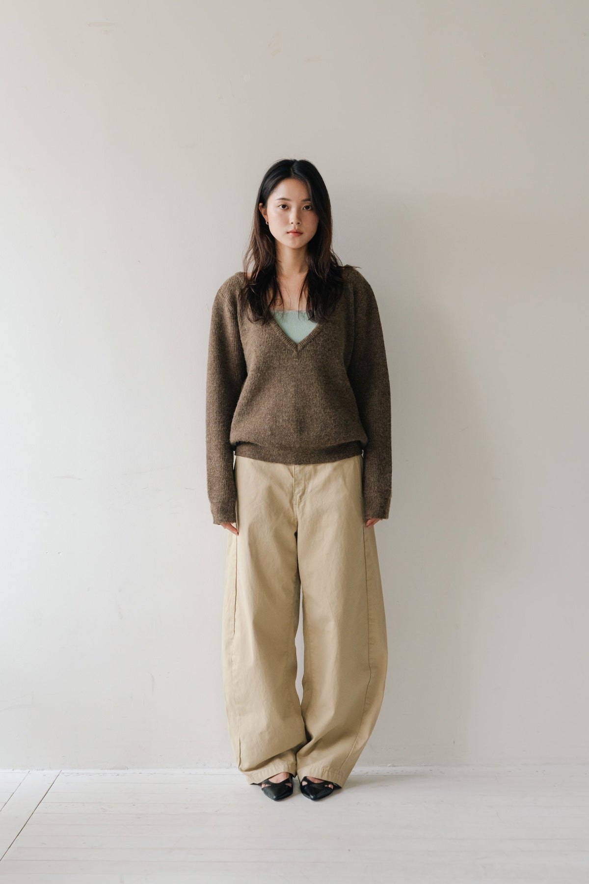 Loose fit straight pants-BEIGE