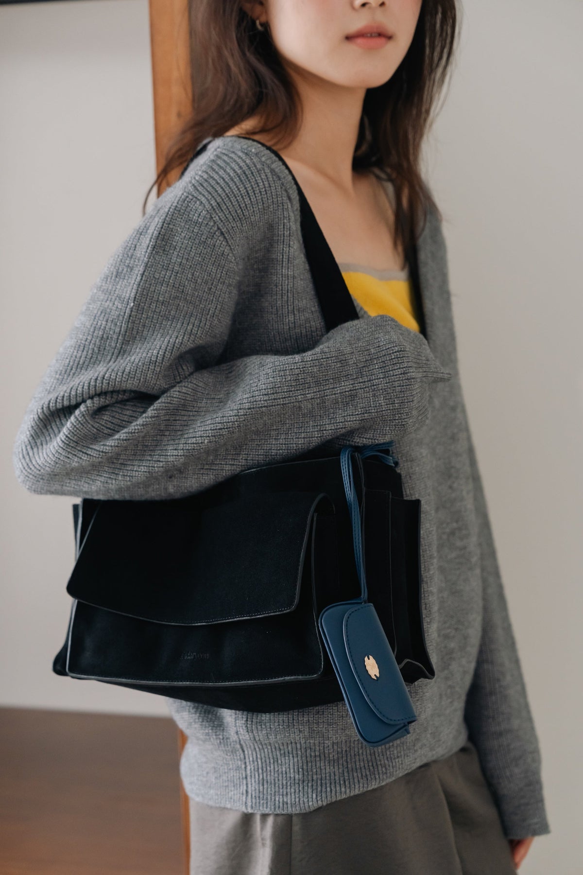 Suede Shoulder Bag-BLACK
