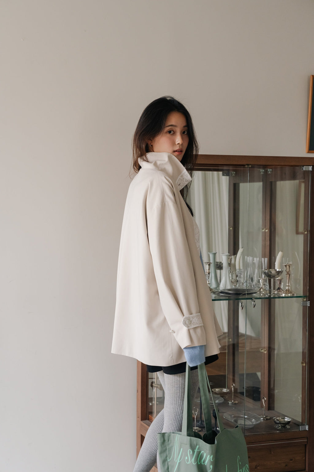 Lace Volume Coat-BEIGE