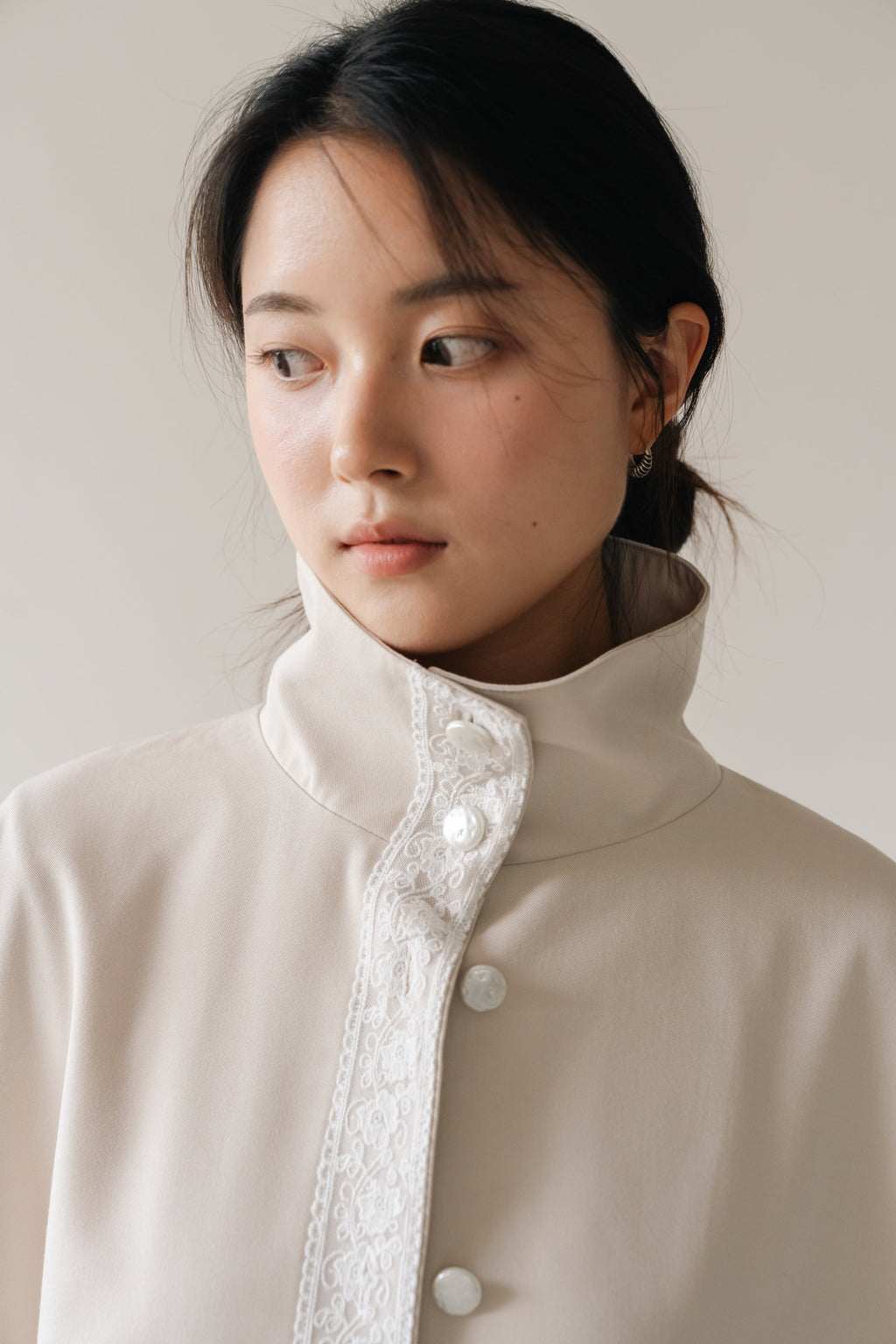 Lace Volume Coat-BEIGE